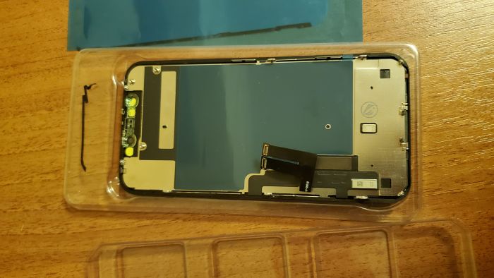 Дисплей iPhone 11 черный (LCD+тачскрин)+стекло в подарок