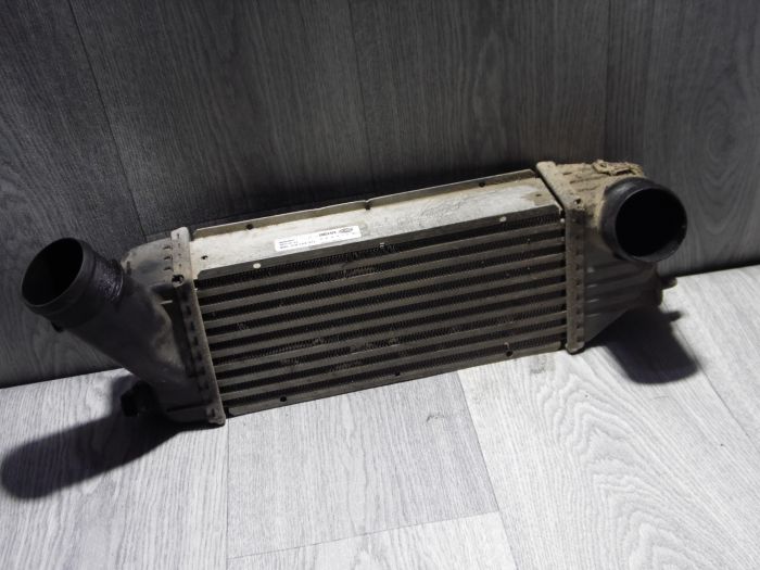 Радиатор интеркулера Hella 8ML376723371 – Peugeot, Citroën (б/у)