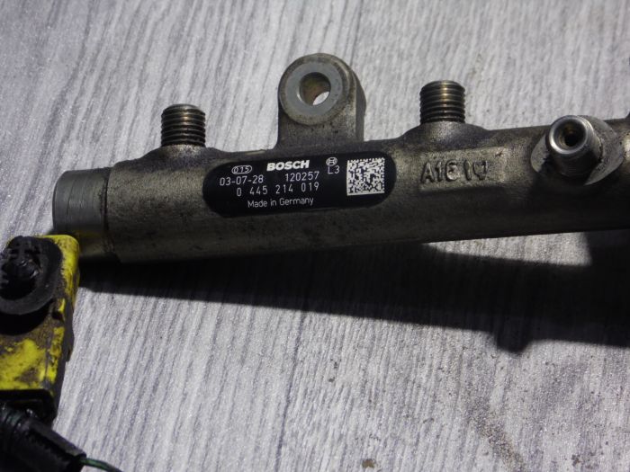 Паливна рейка для Peugeot 0445214019 (б/в)