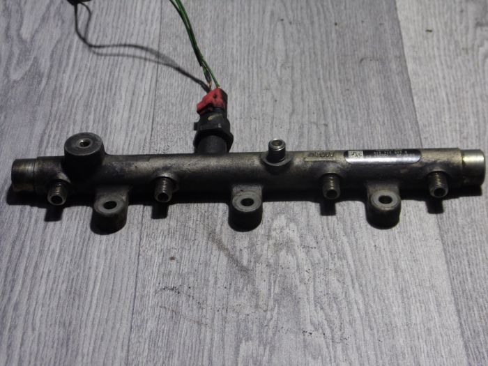 Паливна рейка для Peugeot 0445214019 (б/в)
